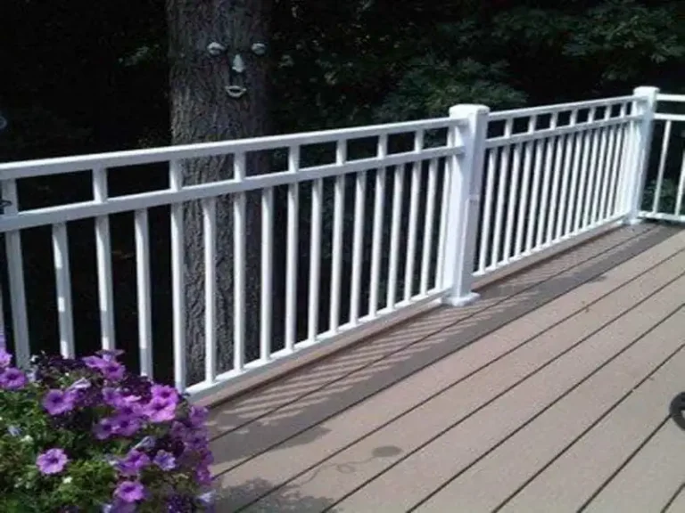 picture of a Riviera C32 railing on a deck